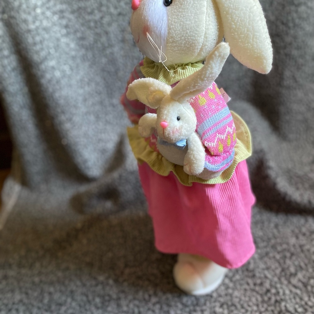 Adorable Bunny Couple Decor - Picture 5 of 11